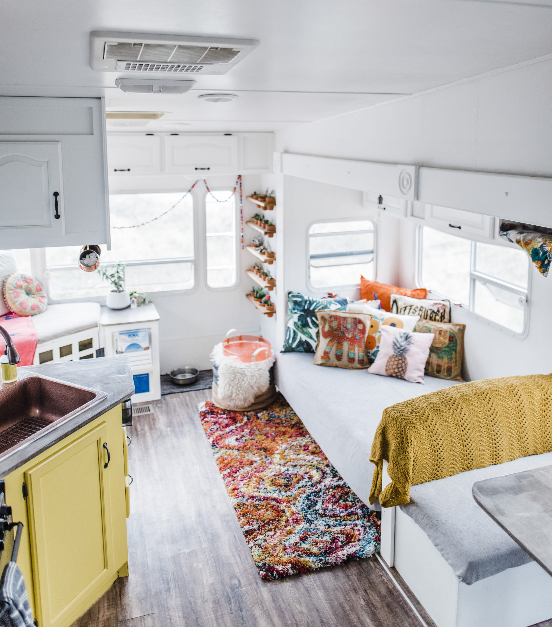 camper-living-interior-paint
