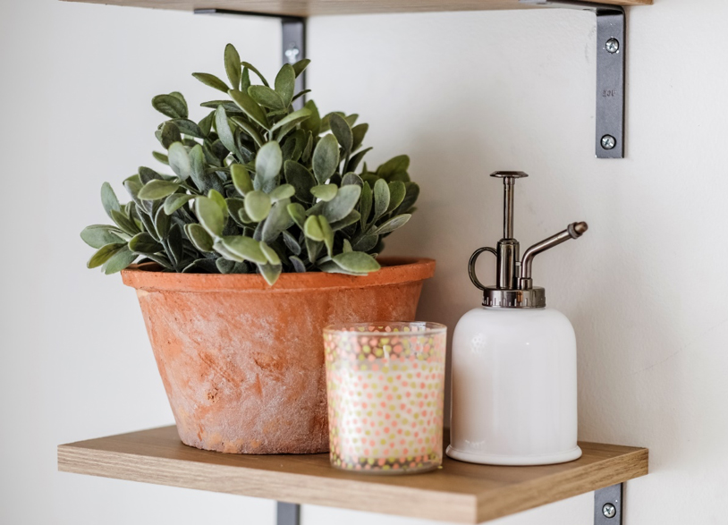 planter-shelves-styling-decor