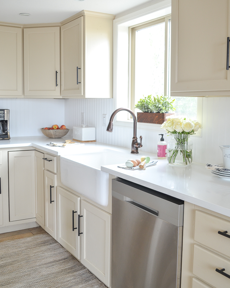 Fireclay Farmhouse Sink Review The Good Bad Everything You Need To Know Sinkology