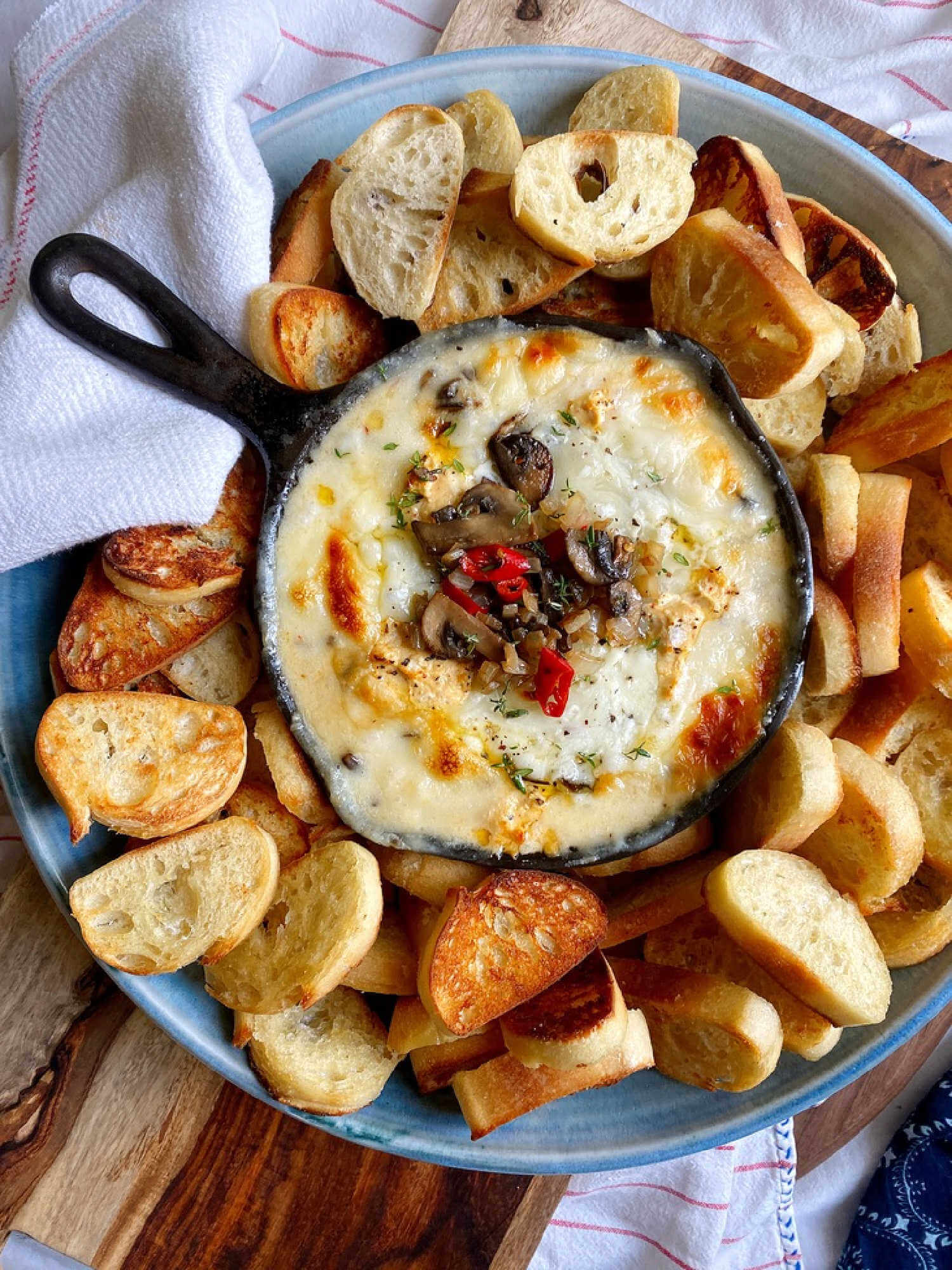 Triple Cheese Mushroom Fundido: A Delicious Appetizer Recipe